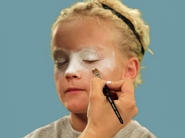 Maquiagem assustadora para Halloween com suas próprias mãos para meninas e meninas