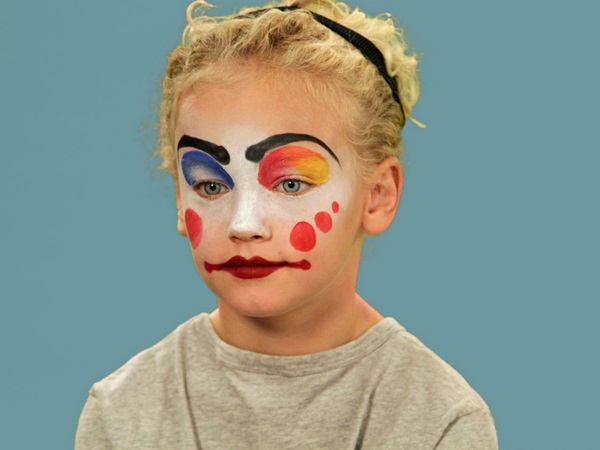 Maquiagem assustadora para Halloween com suas próprias mãos para meninas e meninas