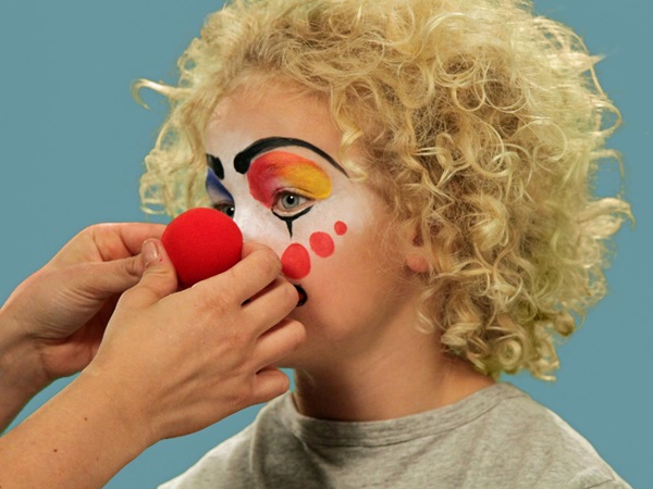 Maquiagem assustadora para Halloween com suas próprias mãos para meninas e meninas