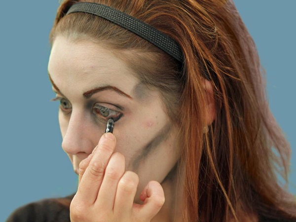 Maquiagem assustadora para Halloween com suas próprias mãos para meninas e meninas
