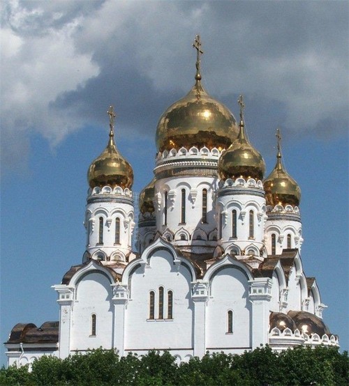 Cerimônia de casamento nas igrejas ortodoxas e católicas