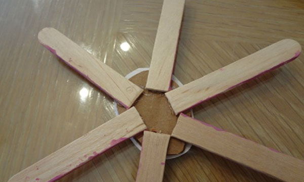 Presente original para 8 de março com suas próprias mãos