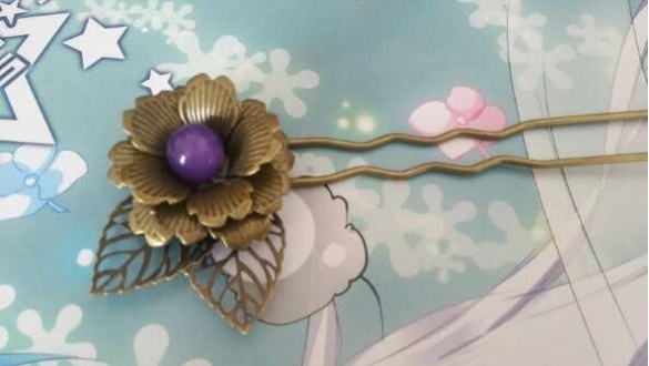 Um presente para o Ano Novo com as próprias mãos: um clipe de cabelo para as próprias mãos, uma aula de mestre
