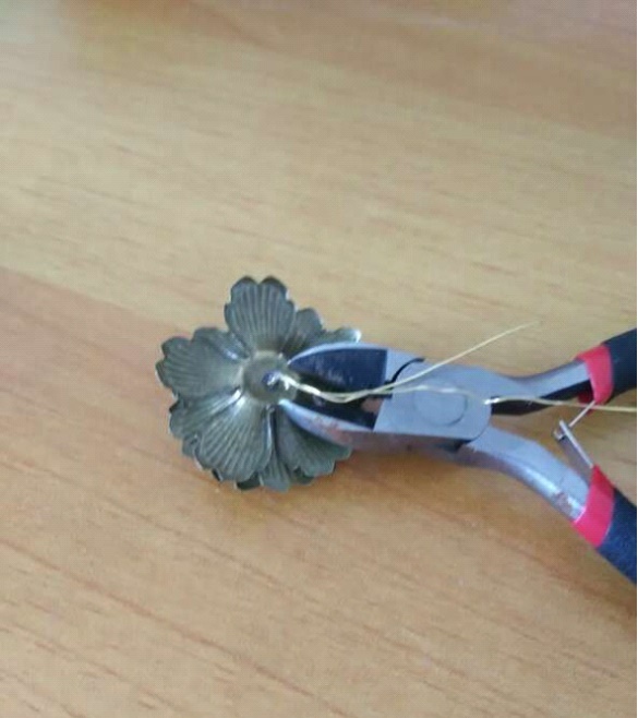 cortar o excesso de fio