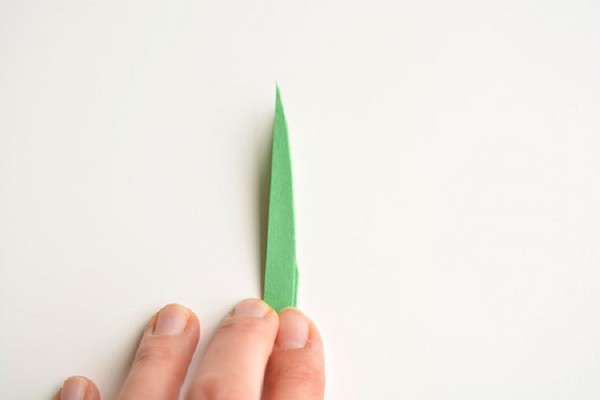 Artesanato para o Dia das Mães com suas próprias mãos: para o jardim de infância e a 1ª classe, para a escola, de papel colorido, guardanapos