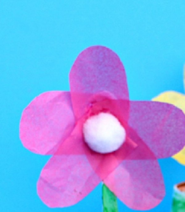 Artesanato para o Dia das Mães com suas próprias mãos: para o jardim de infância e a 1ª classe, para a escola, de papel colorido, guardanapos