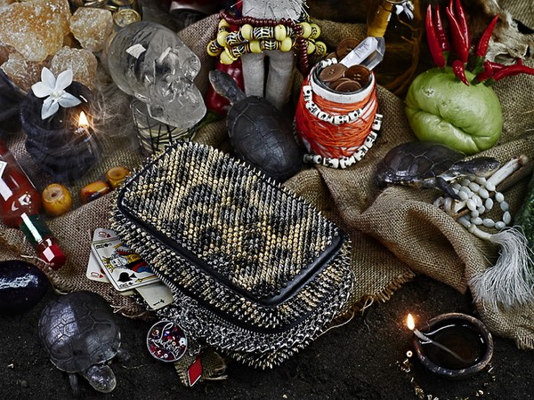 Almofada para Cinderela: sacos de embreagem Piloutin de Christian Louboutin