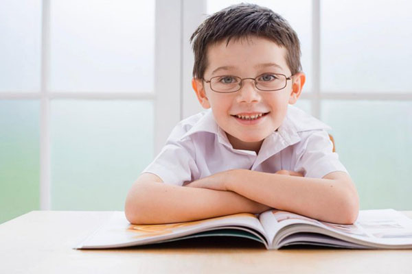 Breves poemas bonitos sobre a escola para crianças