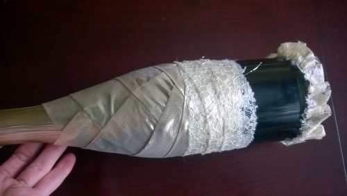 Decorando champanhe de casamento com suas próprias mãos