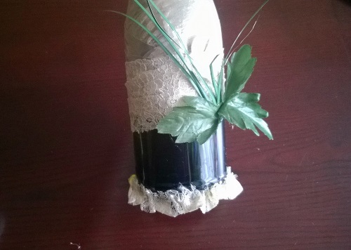 Decorando champanhe de casamento com suas próprias mãos