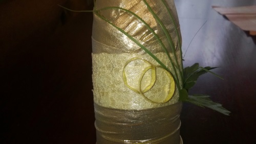 Decorando champanhe de casamento com suas próprias mãos