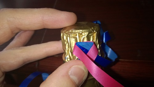 Decorando champanhe de casamento com suas próprias mãos