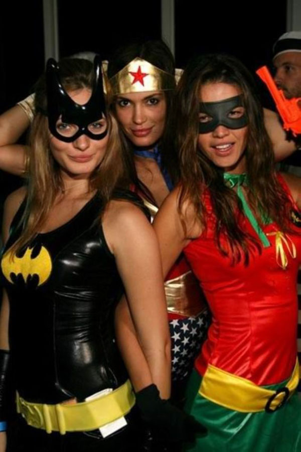Vamos nos divertir e alegremente ... Dia dos santos: onde e como se encontrar no Halloween 2016