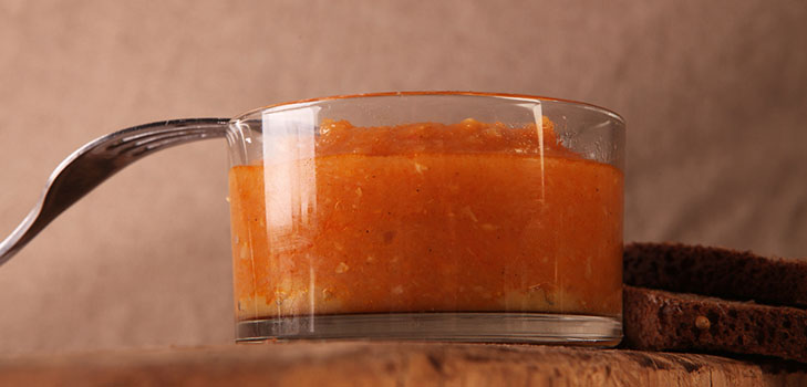 Adjika de abobrinha para o inverno: receitas passo a passo do espaço em branco com uma foto
