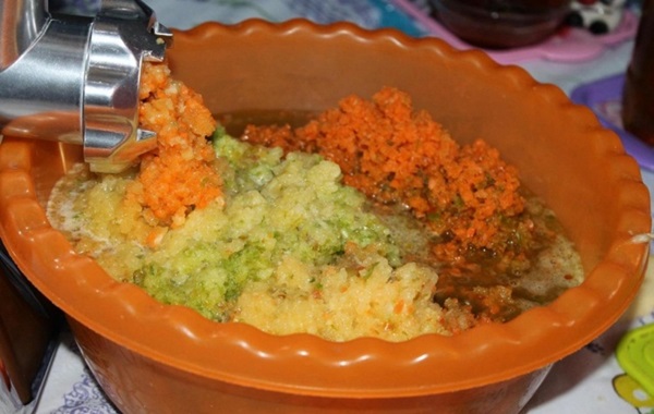 Adjika de abobrinha para o inverno: receitas passo a passo do espaço em branco com uma foto