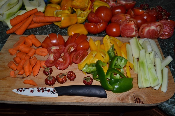 Adjika de abobrinha para o inverno: receitas passo a passo do espaço em branco com uma foto