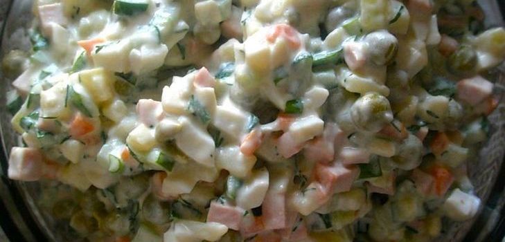 Salada com azeitona. E você sabe tudo sobre ele?