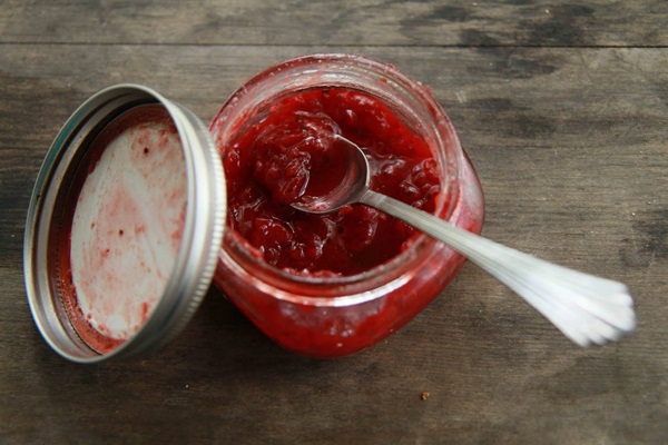 Merda de groselha vermelha - receitas para o inverno