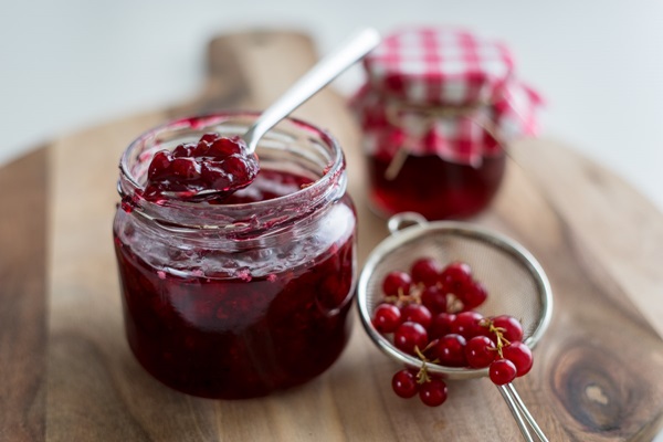 Merda de groselha vermelha - receitas para o inverno