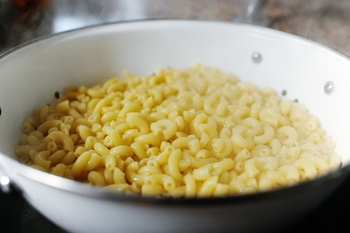 Salada italiana de macarrão a frio