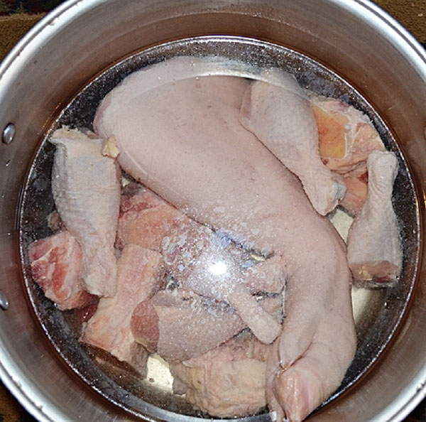 Receitas de um resfriado com fotos tomadas passo a passo - de porco, haste, carne, pernas de frango, com gelatina