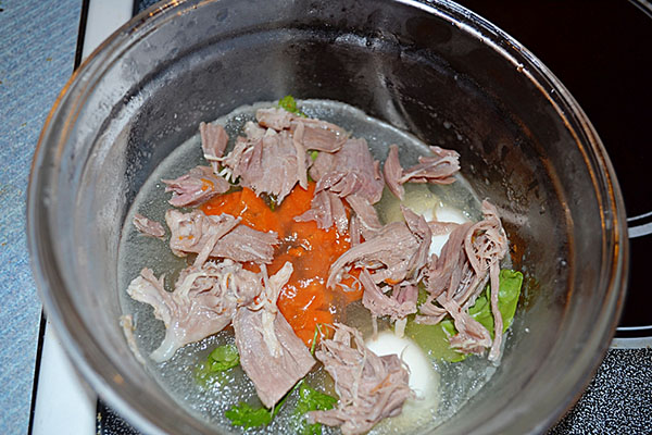 Receitas de um resfriado com fotos tomadas passo a passo - de porco, haste, carne, pernas de frango, com gelatina