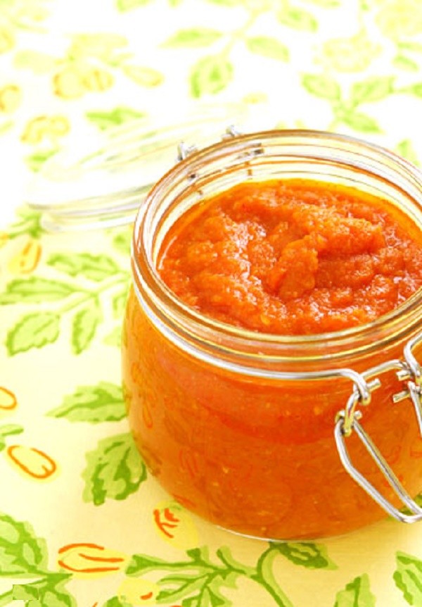 Caviar de abobrinha - receitas com maionese, pimenta, através de um moedor de carne, em uma multivariada