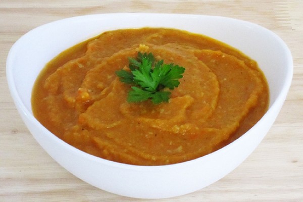 Caviar de abobrinha - receitas com maionese, pimenta, através de um moedor de carne, em uma multivariada