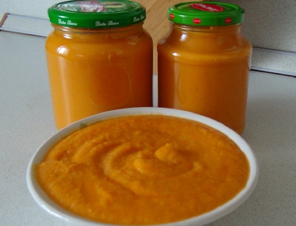 Caviar de abobrinha - receitas com maionese, pimenta, através de um moedor de carne, em uma multivariada