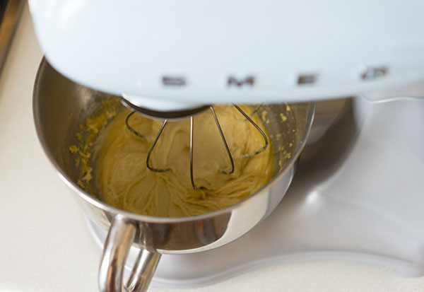 Uma receita refinada: um rolo com creme cremoso