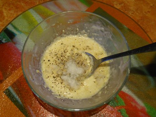 Carne de porco em um molho cremoso em um multivark