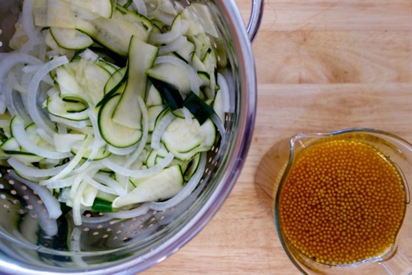 Abobrinha picante em coreano - a mais deliciosa receita para o inverno