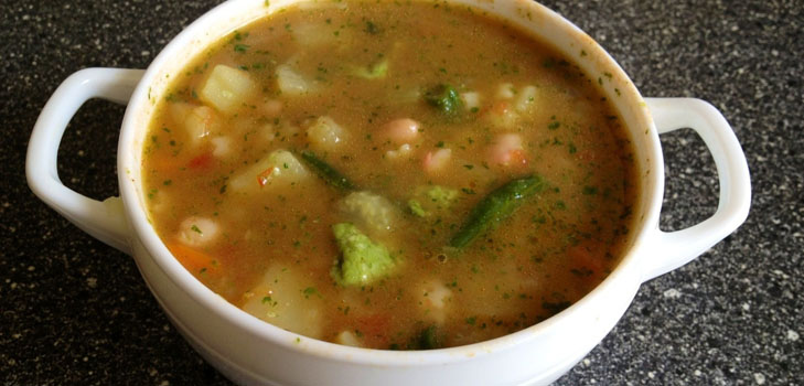 Como cozinhar sopa de feijão