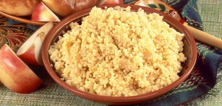 mingau millet mingau em uma tigela