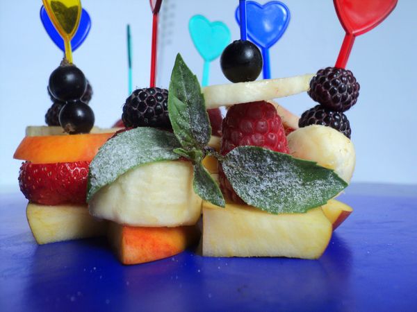 Serviço e servir belas frutas