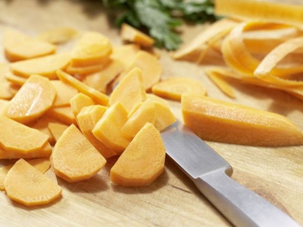 Como cozinhar chanterelles em uma frigideira
