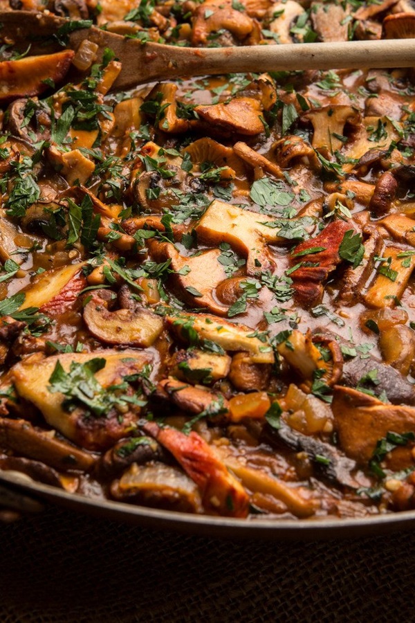 Como cozinhar chanterelles em uma frigideira