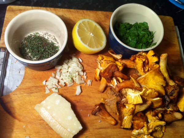 Como cozinhar chanterelles em uma frigideira