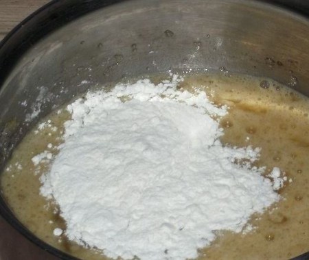 Como fazer um creme para capkake: creme, queijo e creme de leite condensado, uma receita com uma foto