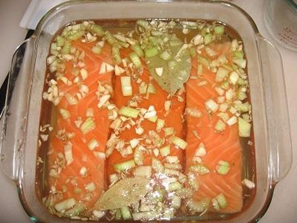 Como escolher salmão em salmoura: receitas