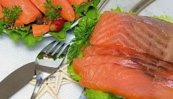 Como escolher salmão em salmoura: receitas