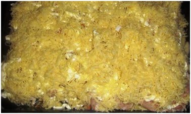 Batatas com carne nas camadas do forno - passo a passo receita com foto
