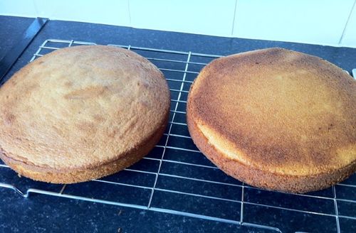 A receita para um cupcake delicioso e incomum em um multivark - passo a passo com a foto