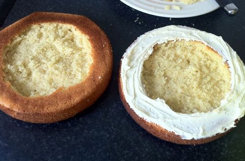 A receita para um cupcake delicioso e incomum em um multivark - passo a passo com a foto
