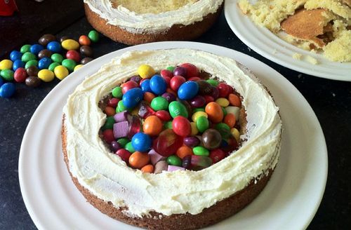 A receita para um cupcake delicioso e incomum em um multivark - passo a passo com a foto