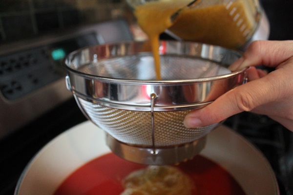 Ketchup de mãos dadas dos tomates: receitas passo a passo para a colheita para o inverno