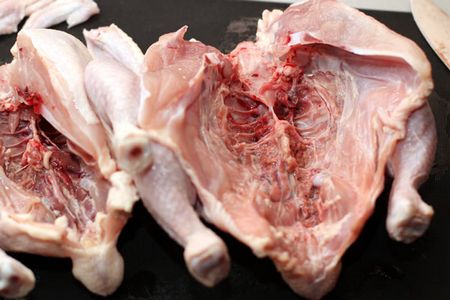 Uma receita clássica para uma deliciosa frango de tabaco Uma receita clássica para uma deliciosa frango de tabaco