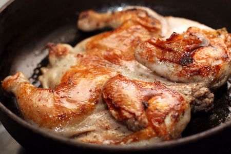 Uma receita clássica para uma deliciosa frango de tabaco Uma receita clássica para uma deliciosa frango de tabaco