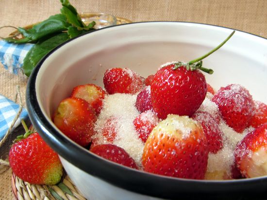 A receita de morangos em seu próprio suco A receita de morangos em seu próprio suco