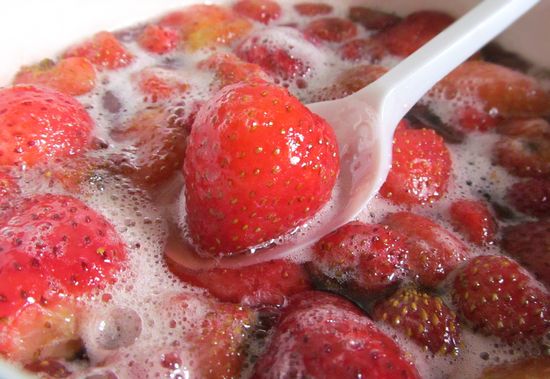 A receita de morangos em seu próprio suco